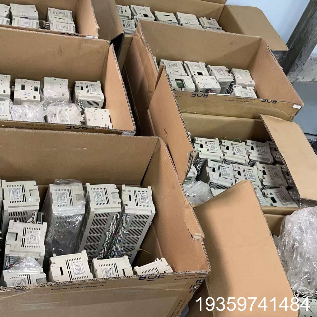 3UPLC FX3U-128MT  议价