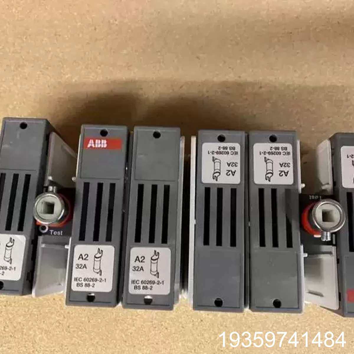 OS32FB22A2N1-2  4-polig 32议价