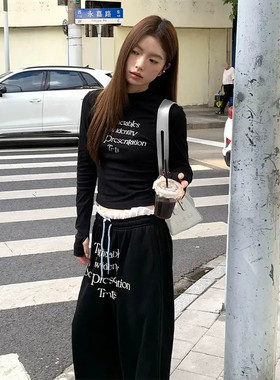 国潮牌黑色字母长袖t恤女秋季修身显瘦设计感百搭气质款上衣潮