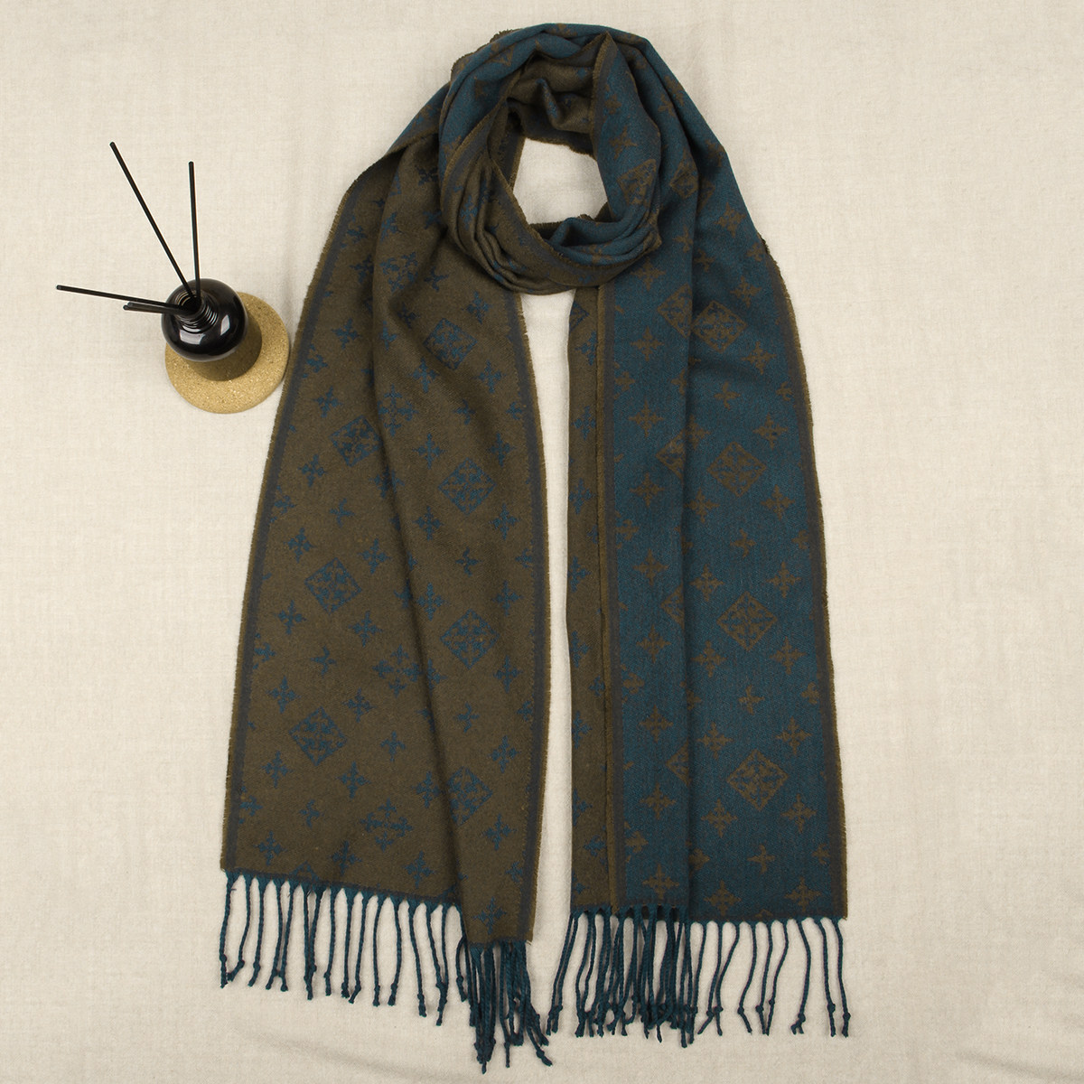 欧美秋冬中厚保暖深蓝草绿色几何图形小尺寸男女围巾披肩外贸尾货