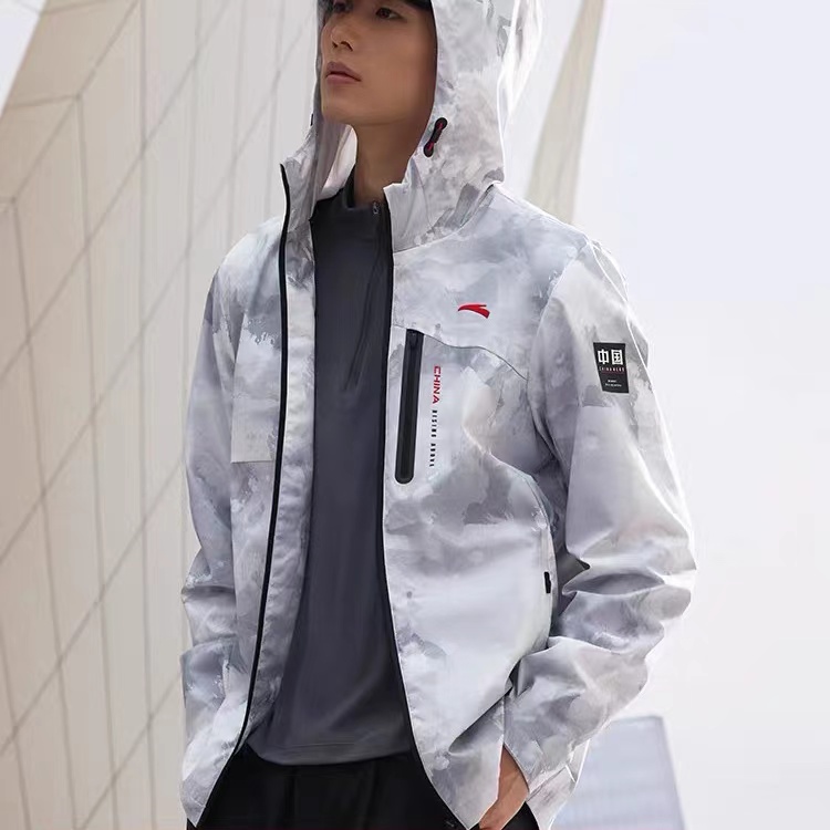 安踏运动休闲连帽夹克