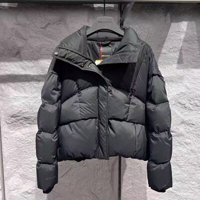 安踏生物基防泼水鸭绒羽绒服