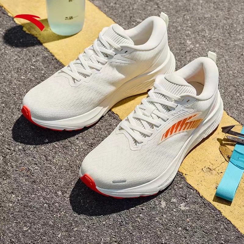 安踏男子跑步鞋2022年夏季新款