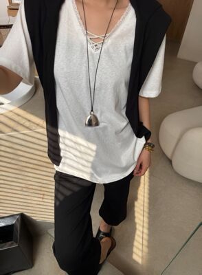 Big family欧货正品时尚V领蕾丝拼接短袖T恤女百搭显瘦打底衫上衣