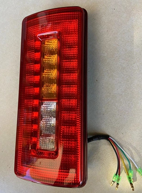 新源轮式挖掘机C105 C95W新款后尾灯LED总成红色安全警示回转刹车