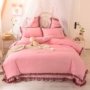 Tấm bạt lò xo bao gồm bốn bộ bông phong cách công chúa cotton tấm chăn quilt bộ giường của bộ đồ giường ren màu rắn - Trang bị Covers Ga phủ giường Everon