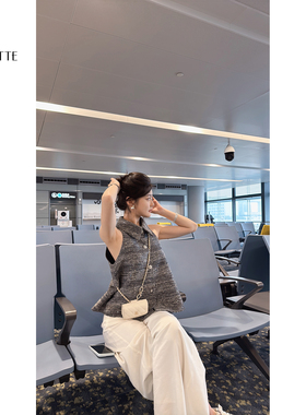 遇儿推荐【江南】气质夏天亮闪灰色上衣＋短裙套装20240090