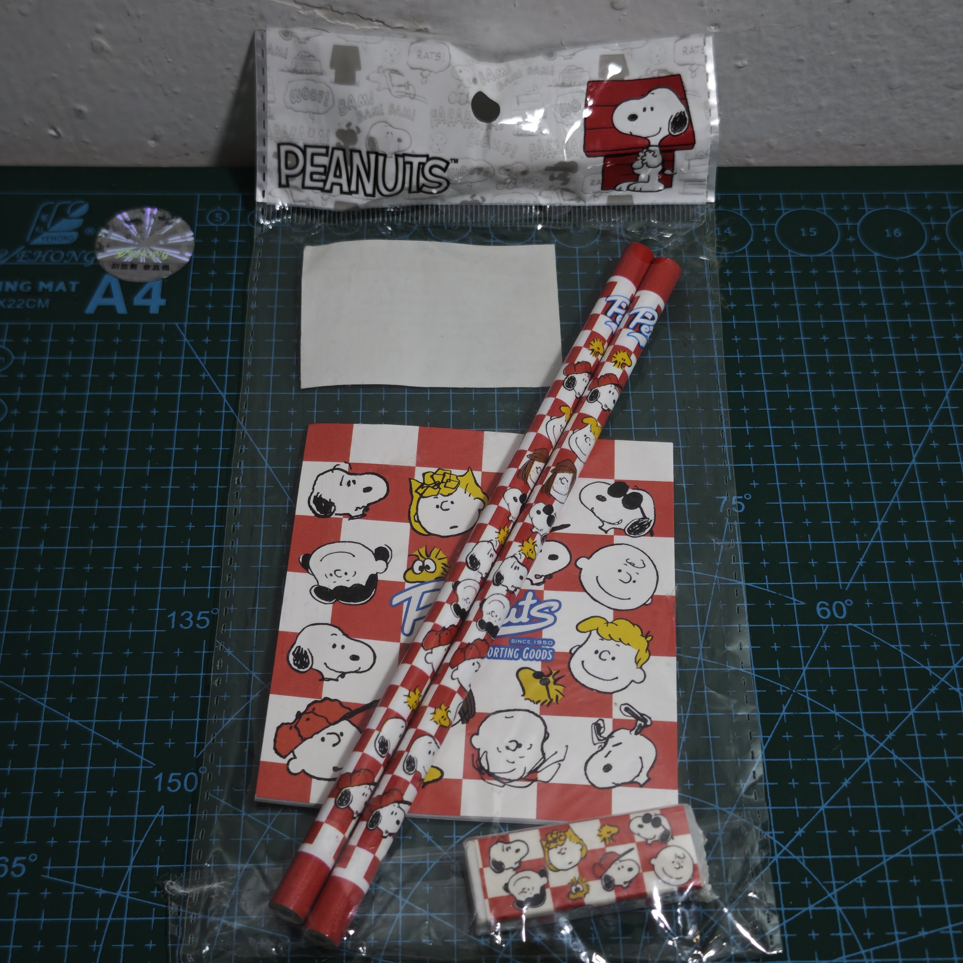 peanuts史努比snoopy笔记本橡皮铅笔文具促销现货