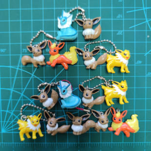 神奇宝贝宠物小精灵宝可梦万代进化组挂件雷伊布水伊布火伊布促销