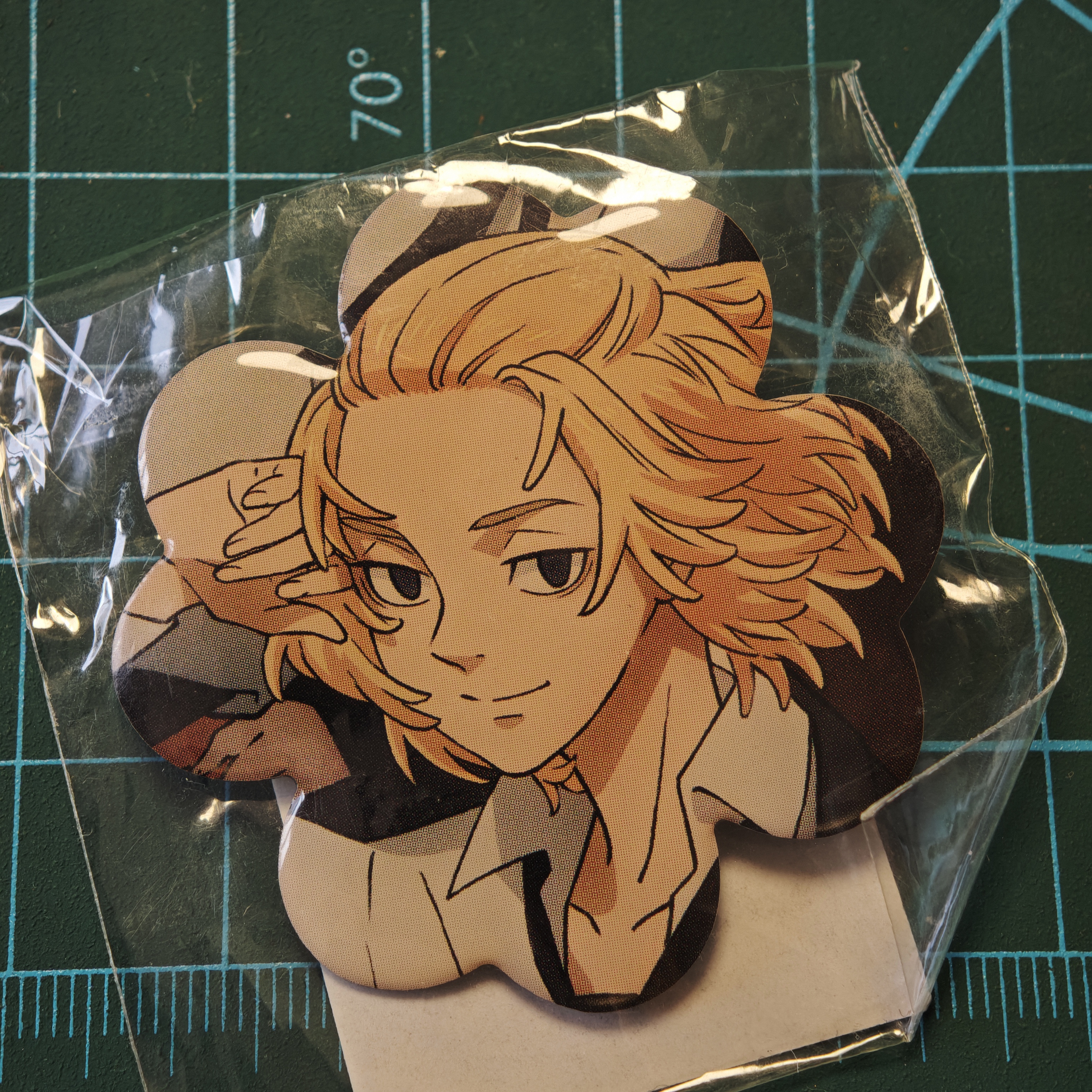 东京复仇者C赏四叶草型TV吧唧金属徽章胸针佐野万次郎促销现货