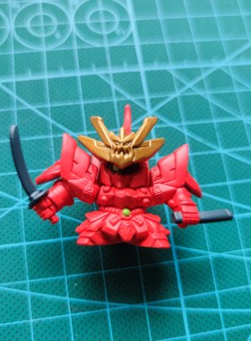 万代高达SD扭蛋武者Q传迷你小号大头机器人促销桌面摆件烈辉武者