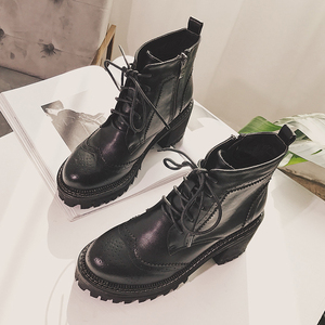 英伦风圆头粗跟短靴