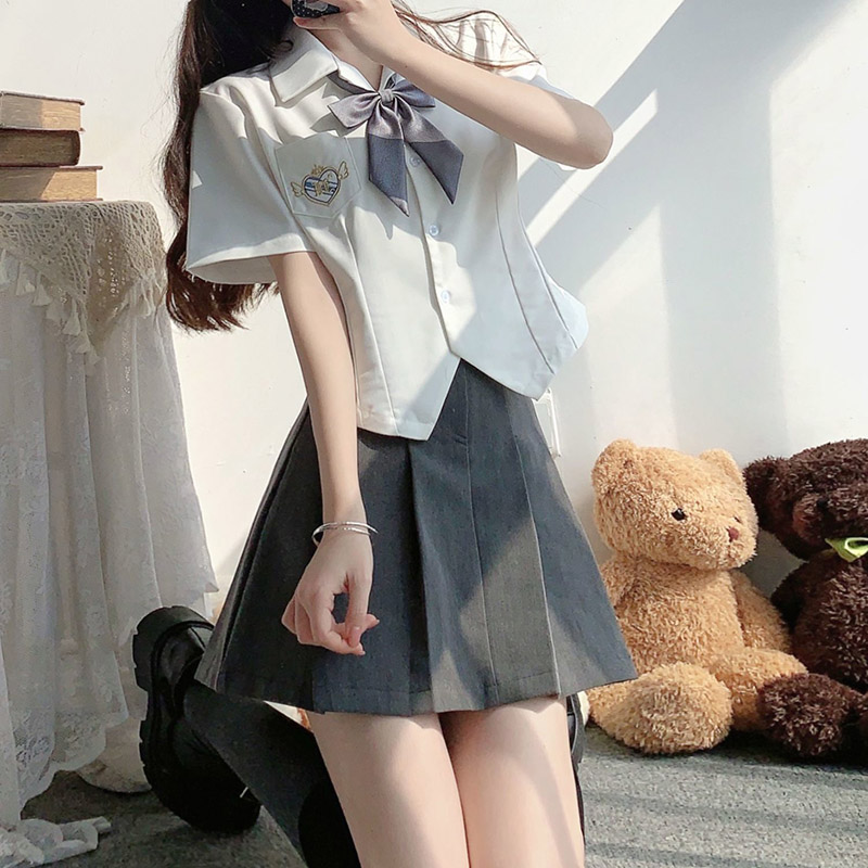 小心姬刺绣JK收腰衬衫女纯欲白色短袖学院风辣妹韩式收腰短款衬衣