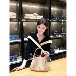 气质黑色拼接开衫 毛衣秋冬减龄甜美外套设计感海军领针织上衣女款