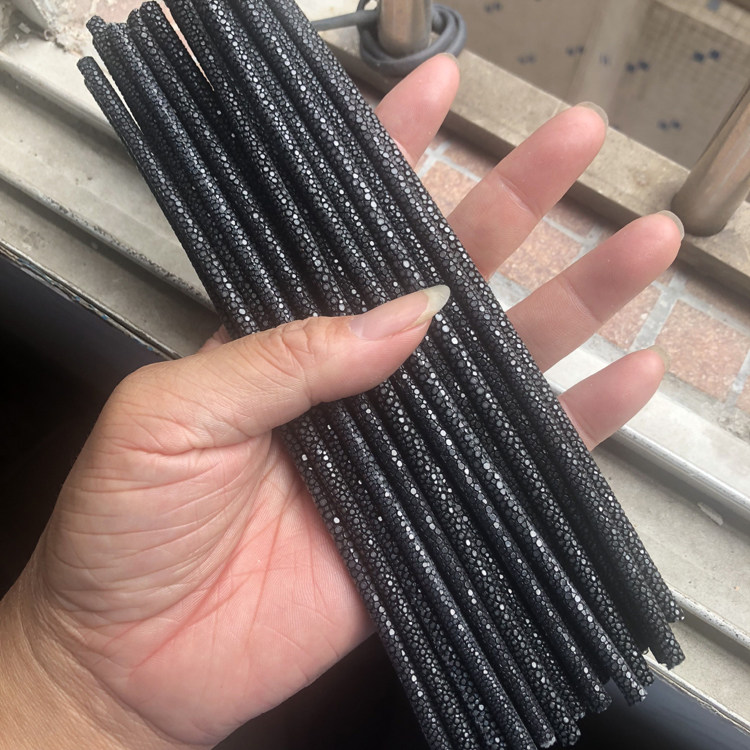 欧美流行时尚魔鬼鱼皮钉子手链珍珠鱼皮手镯皮手环