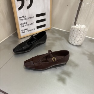 米新款2026春款上新法式方头时装女鞋拼接街拍百搭镂空气质女单鞋