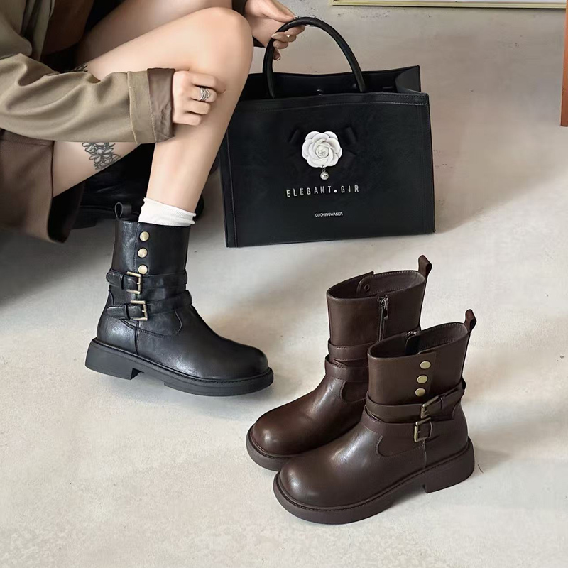 大丫丫大码软面皮加绒低跟短靴