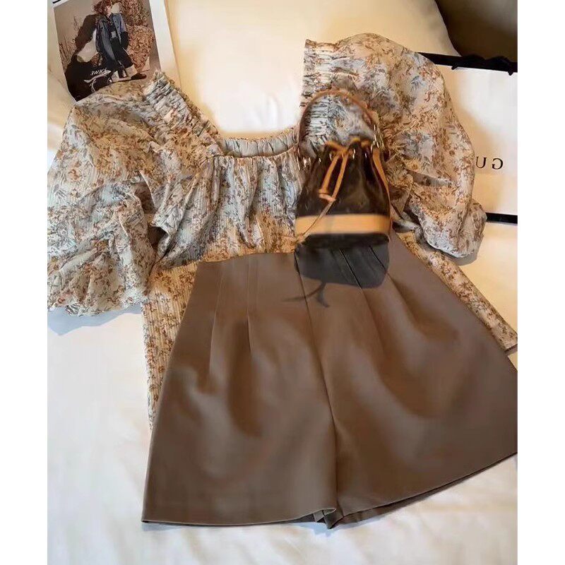 THIS SET IS SO LOVELY FRENCH SQUARE NECK FLORAL TOP WOMENS SUMMER HIGH-WAISTED PRESSED PLEATED SUIT SHORTS TWO-PIECE SUIT