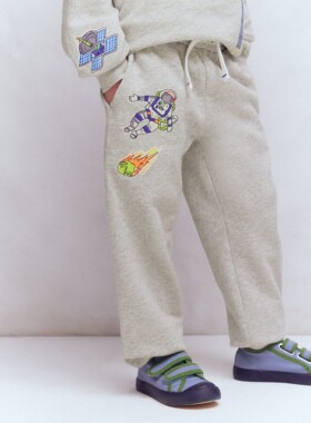 代购 MiniBoden儿童运动裤 26春季男童灰色徽章纯棉慢跑裤 2-12岁