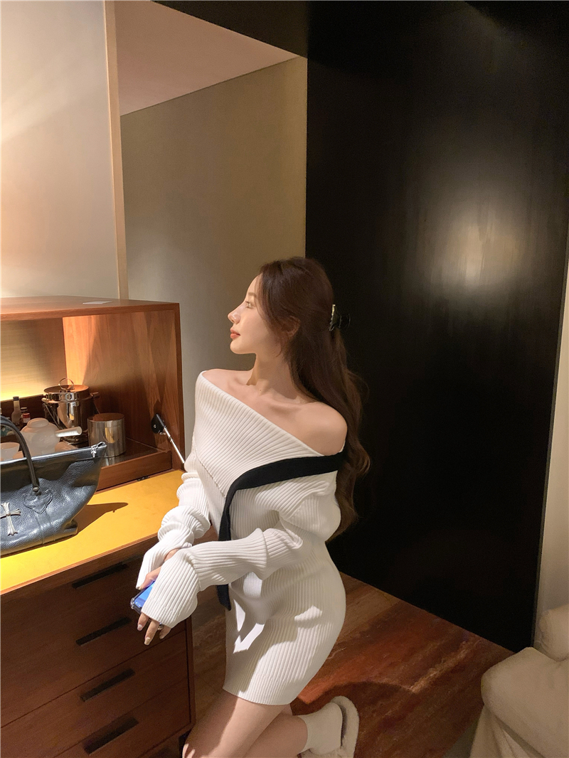 Real shooting autumn and winter 2020 new short skirt off shoulder tight temperament long sleeve skirt