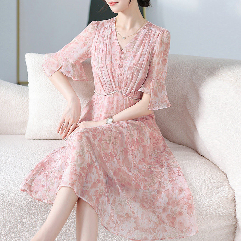 年轻妈妈夏季宽松减龄气质连衣裙