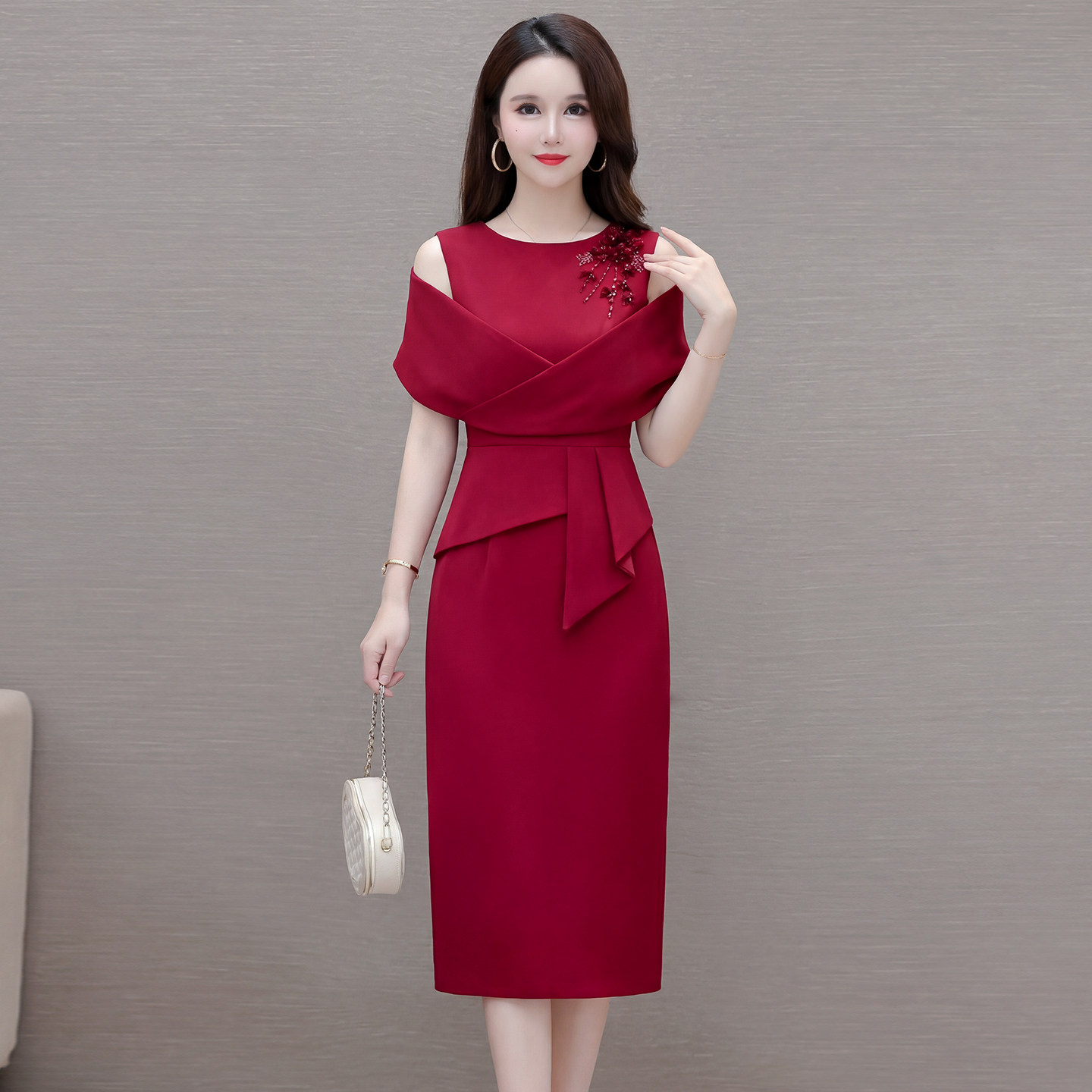 喜婆婆春夏季新中式礼服2026年喜妈妈高端婚宴装高贵年轻红色旗袍