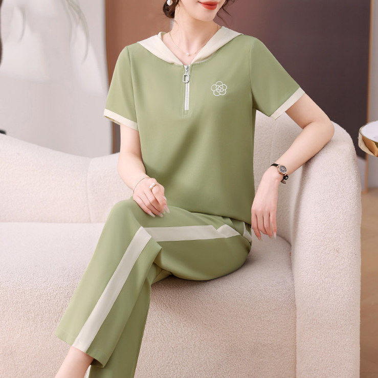 中年妈妈夏装连帽短袖T恤上衣中老年休闲运动套装女春夏季两件套