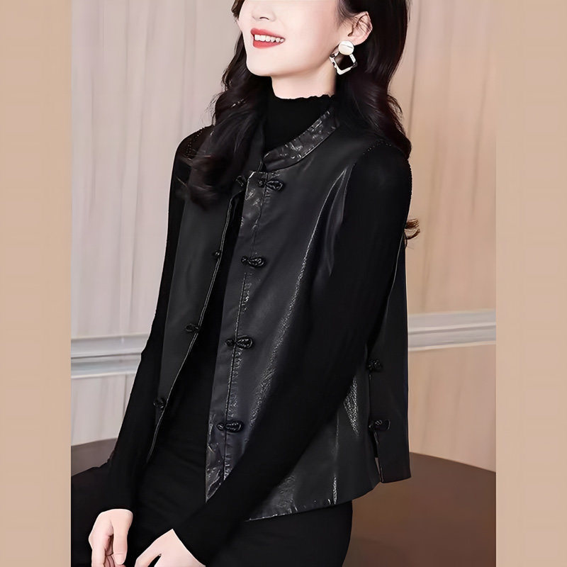 2026超火新中式国风时髦洋气PU皮衣马甲女春秋背心复古盘扣短外套