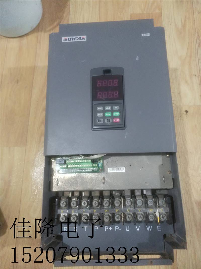 e380-4t0370g/0450p 测试包好37kw/45kw 380v四方变频器实物图