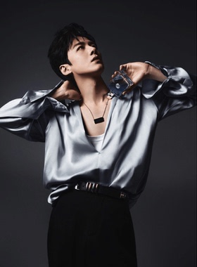 白敬亭同款欧洲2024法式缎面醋酸衬衫上衣高级感宽松V领长袖衬衣