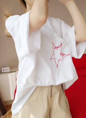 口袋五角星短袖白色中长款T恤女