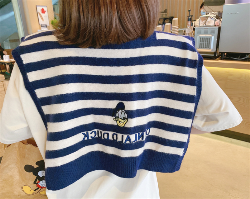 学院风卡通唐老鸭刺绣条纹披肩