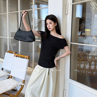 上衣W060 女广州十三行2026春新款 优雅知性简约斜肩针织小衫