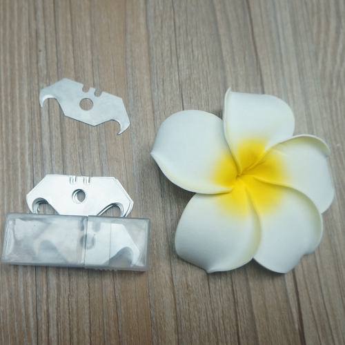 牛角形小勾安全sk5美工刀片