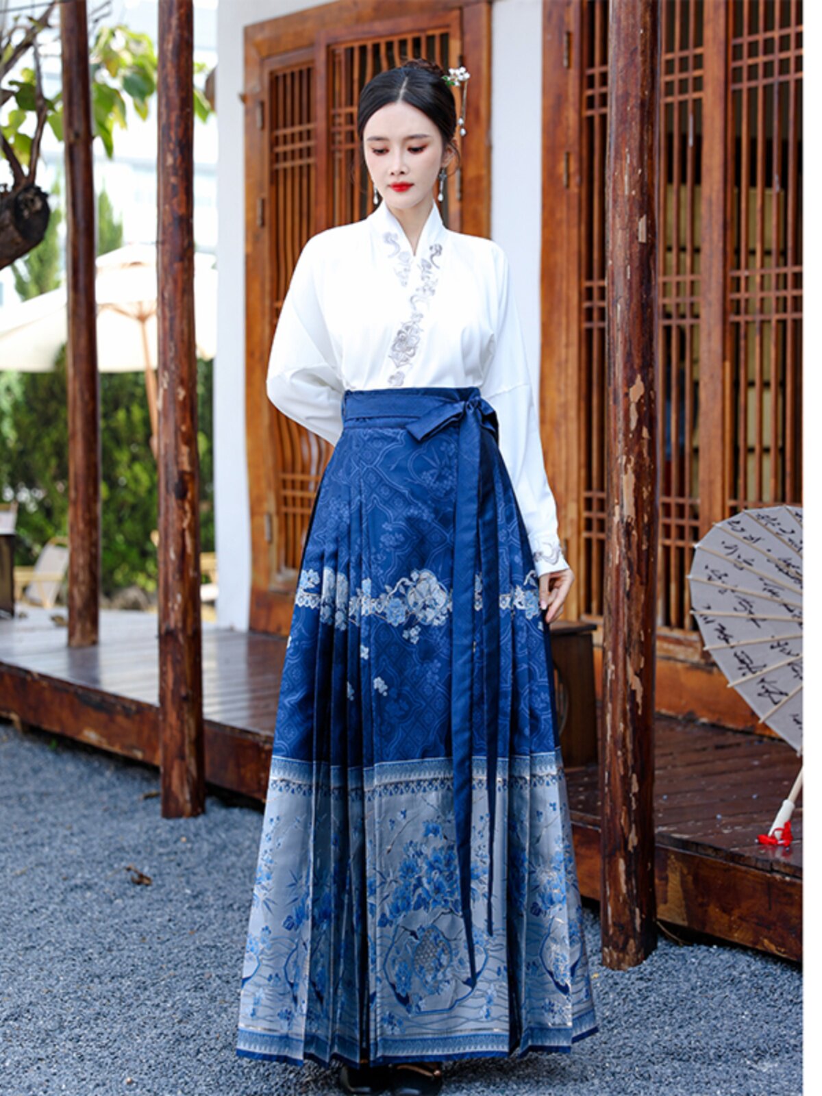 [LOSS OF MONEY PROCESSING] BLUE AND WHITE PORCELAIN CHINESE STYLE HAN ELEMENTS EMBROIDERED COLLAR BLOUSE DAILY VERSATILE HORSE FACE SKIRT SET