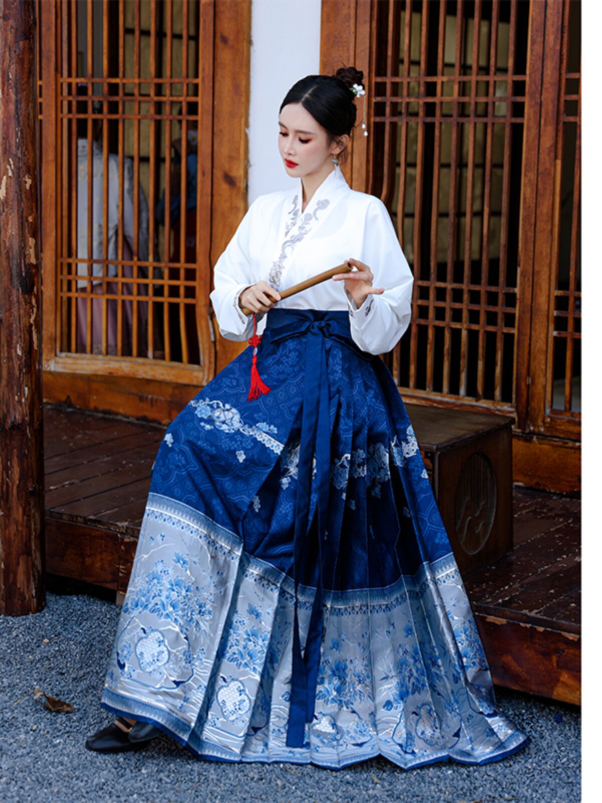 [LOSS OF MONEY PROCESSING] BLUE AND WHITE PORCELAIN CHINESE STYLE HAN ELEMENTS EMBROIDERED COLLAR BLOUSE DAILY VERSATILE HORSE FACE SKIRT SET