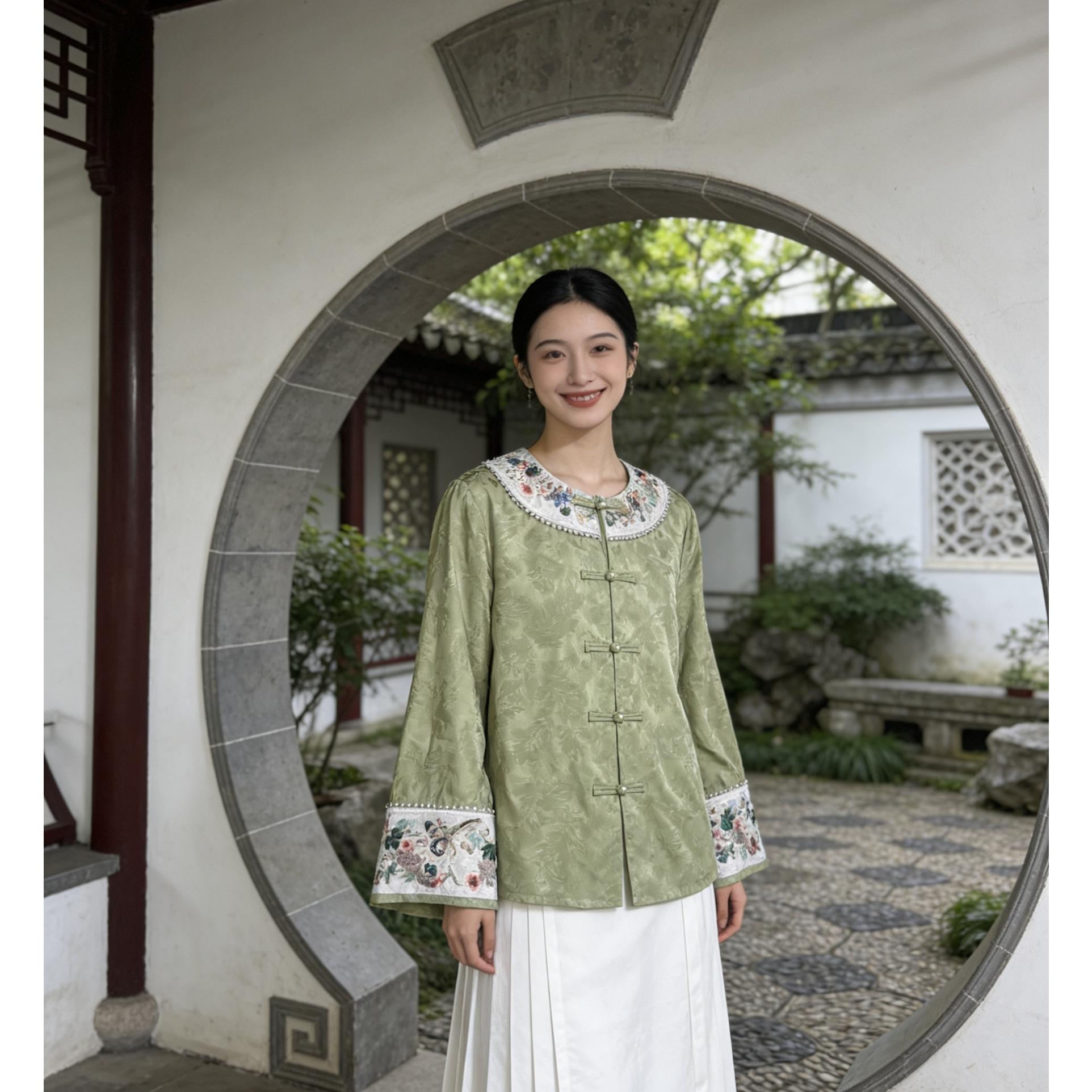 新中式重工刺绣太太服格格服