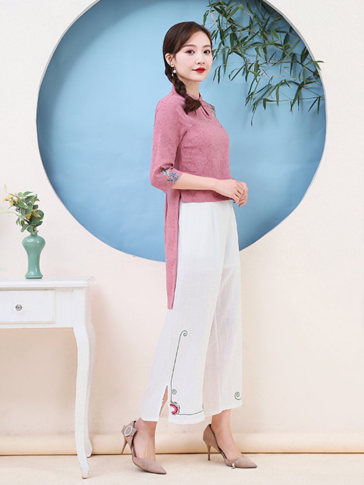 [SPECIAL CLEARANCE] ETHNIC STYLE EMBROIDERED COTTON LINEN PLATE BUCKLE STAND COLLAR IMPROVED WAIST CHINESE DESIGN SENSE SHIRT TOP