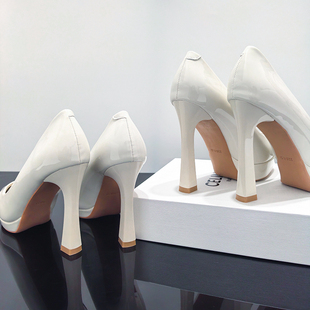 2026春季新款法式防水台白色高跟鞋女性感礼仪走秀粗跟不累脚单鞋