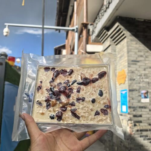 四川松潘九寨沟同款牦牛炒酸奶炒牦牛酸奶坚果