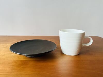 日本作家器瓷器孤品 现货 鈴木重孝 白杯子黑碟子套装