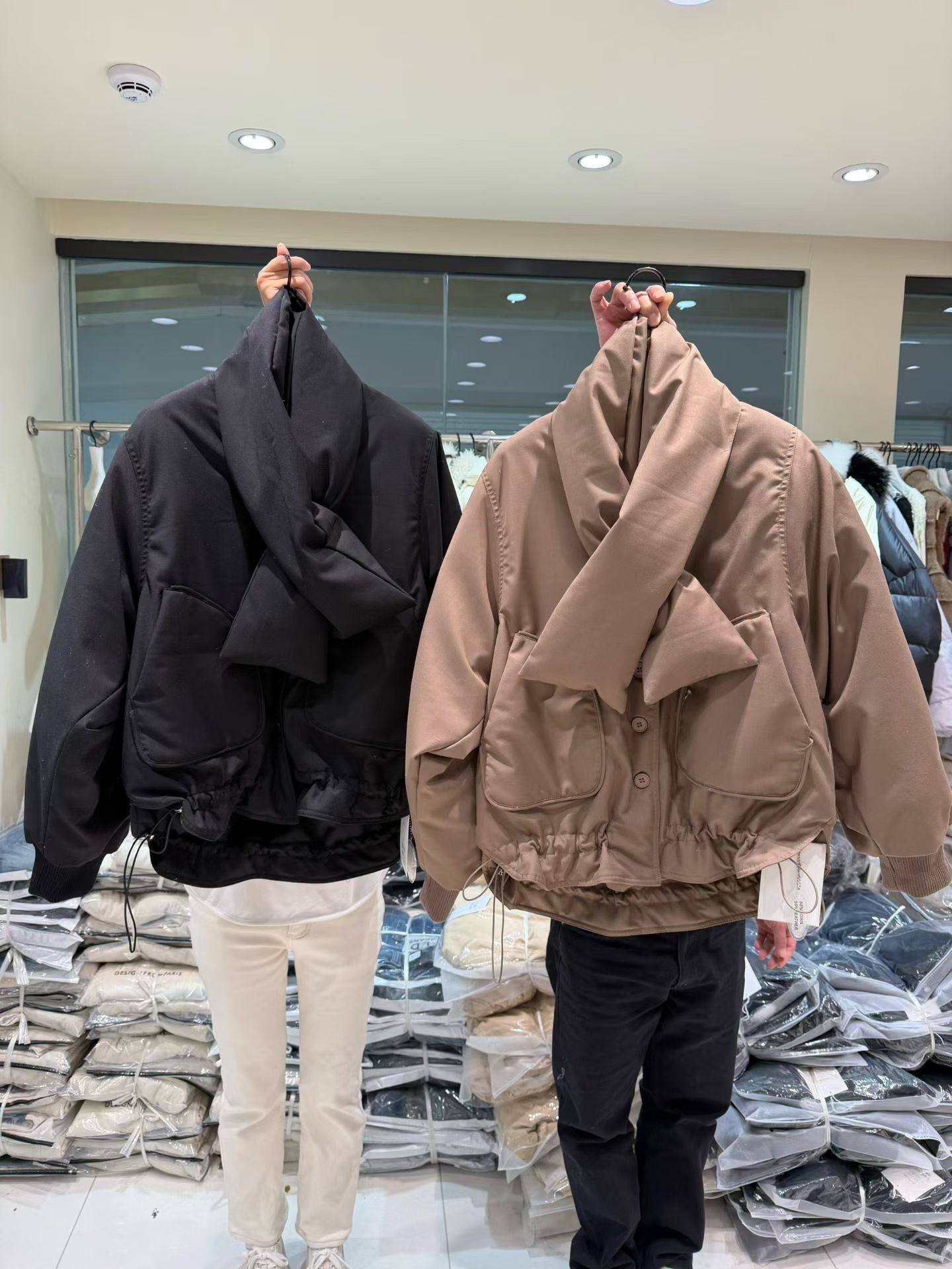 十三行2025秋冬韩系洋气宽松慵懒显瘦简约配围脖羽绒服棉服服外套