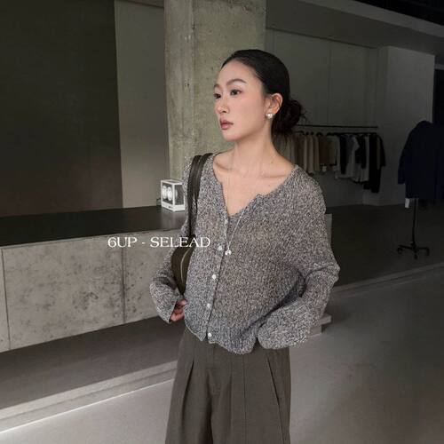 6UP早秋韩系V领竖坑条针织开衫女老钱风镂空松弛感天丝毛衣61026