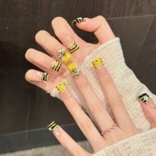欧美风蜂花小蜜蜂条纹鸭嘴穿戴甲成品法式 美甲贴片假指甲显白短款