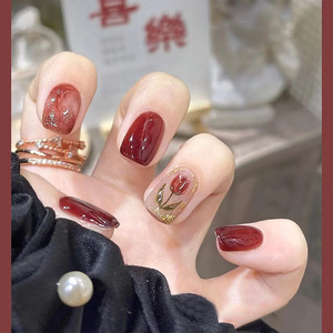 纯色穿戴甲短方圆冰透车厘子红色系玫瑰显白手绘油画风美甲贴片