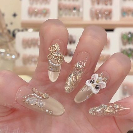 2026新年款爆闪小马猫眼穿戴甲纯手工美甲甲片轻奢高级感淡雅成品,彩妆/香水/美妆工具,穿戴甲/甲片,淘宝优惠券,粉丝福利购,淘宝优惠卷