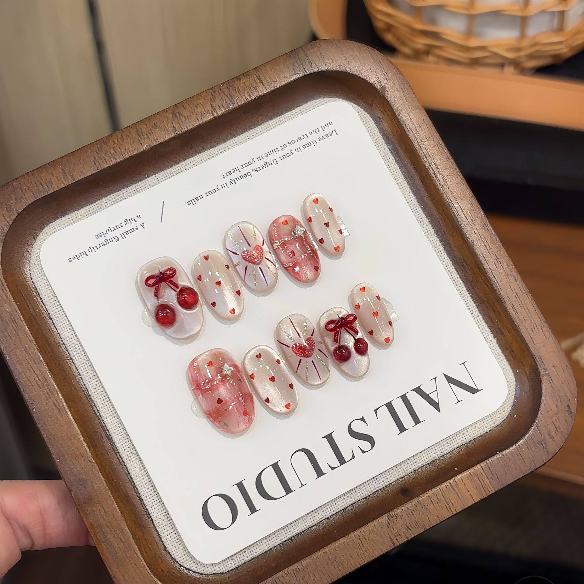 2026新年款爱心樱桃纯手工穿戴甲中长款红色显白高级感美甲甲片,彩妆/香水/美妆工具,穿戴甲/甲片,淘宝优惠券,粉丝福利购,淘宝优惠卷