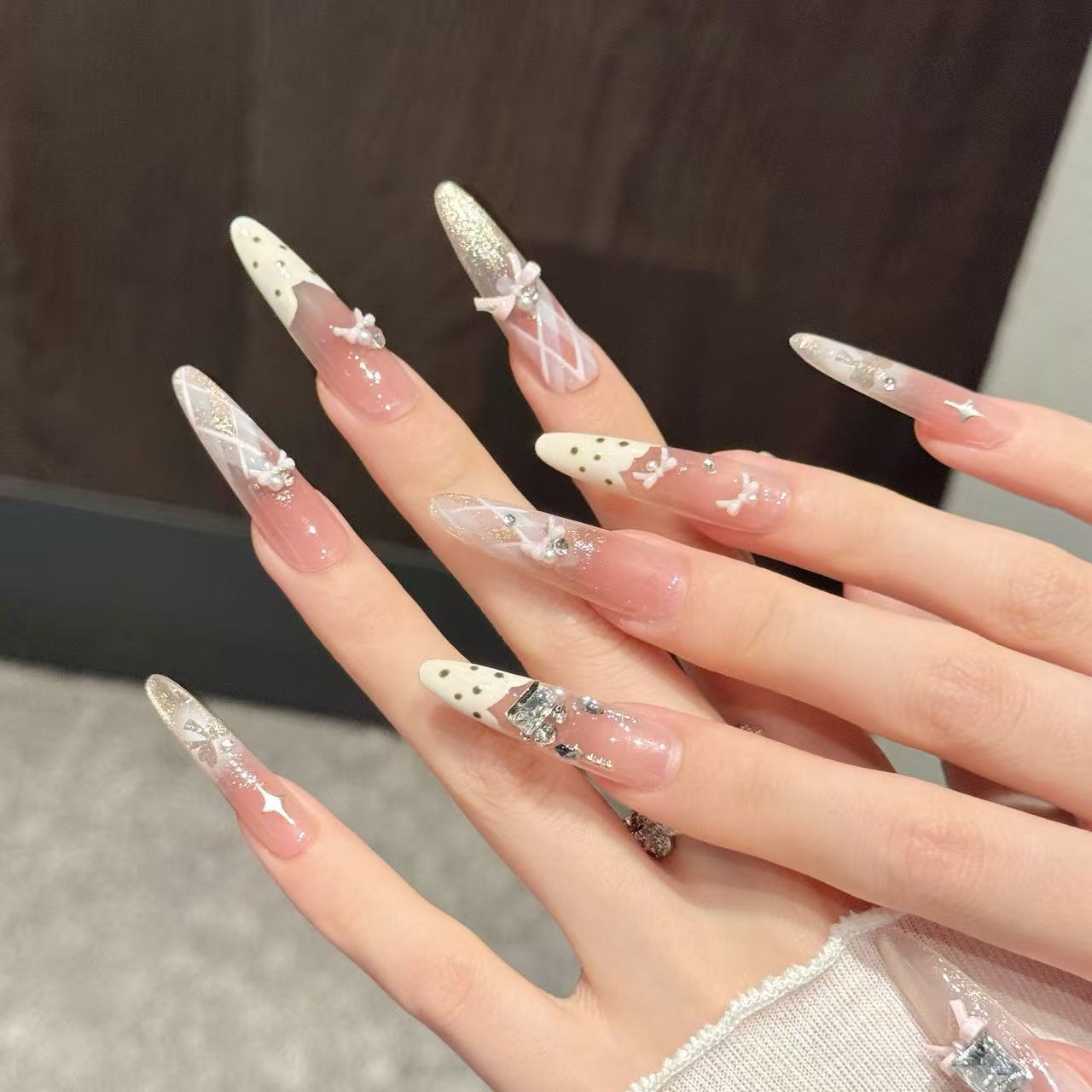 纯手工法式波点钻石美甲贴片
