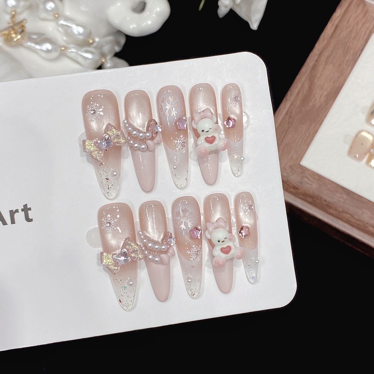 奶油小熊法式玻璃珠猫眼穿戴甲可爱粉嫩少女高级氛围感渐变美甲