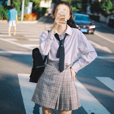 宽松百搭纯色长袖上衣